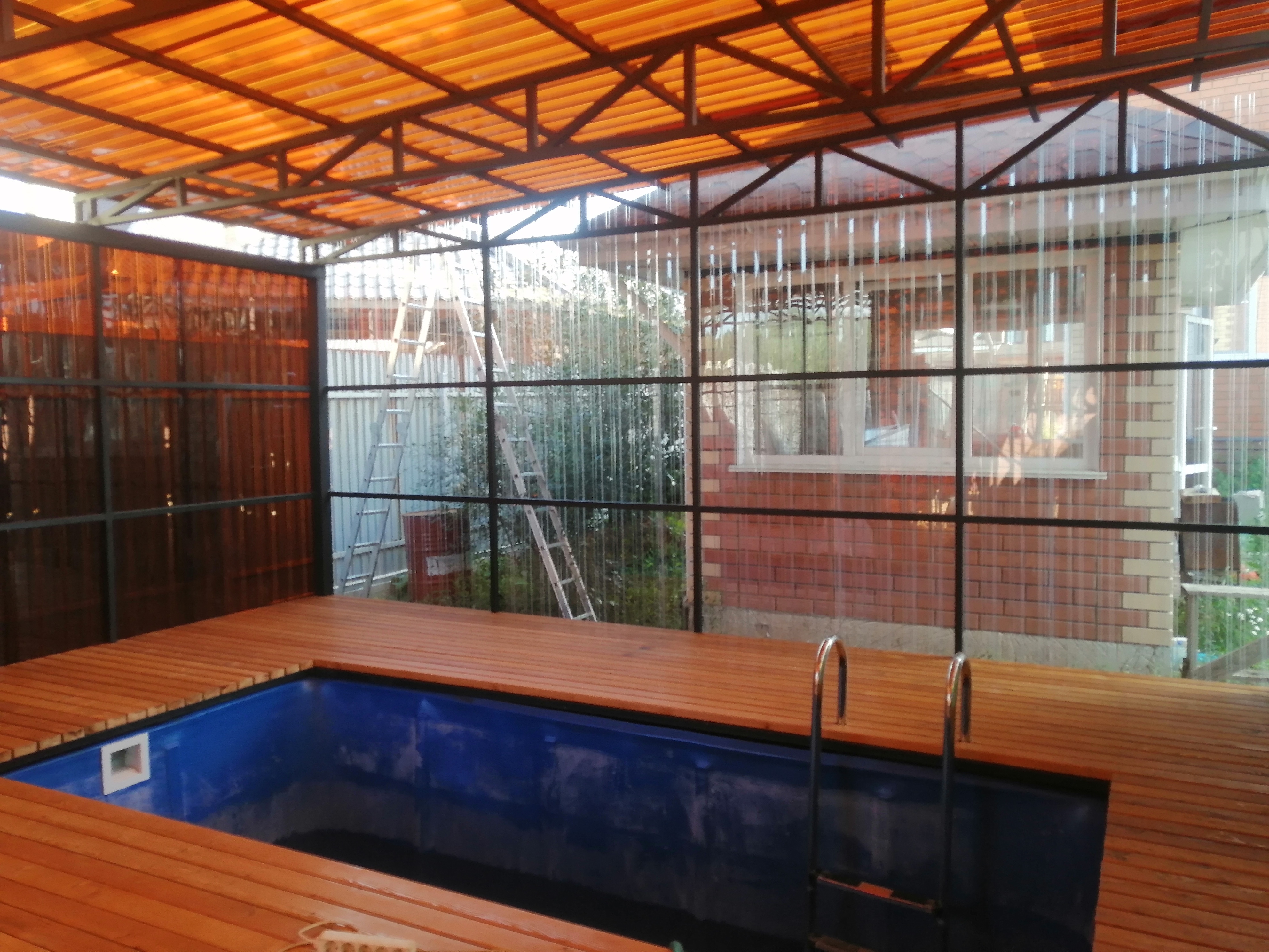 Навес над бассейном п. Красное Поле