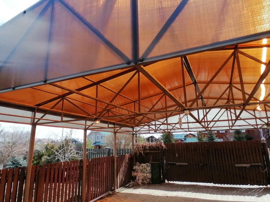 Навес из поликарбоната